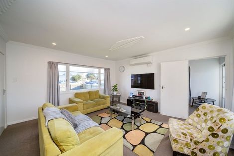 Photo of property in 32 Hunter Street, Hawera, 4610