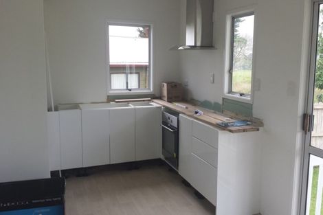 Photo of property in 11 Balwyn Place, Clendon Park, Auckland, 2103