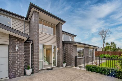 Photo of property in 11 San Casello Rise, Henderson, Auckland, 0612