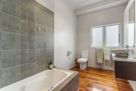 Photo of property in 37 Roberton Road, Avondale, Auckland, 1026