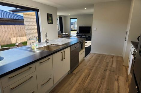 Photo of property in 10 Kotua Street, Woodend, 7610