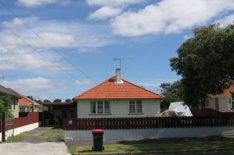 Photo of property in 51 Anderson Avenue, Point England, Auckland, 1072