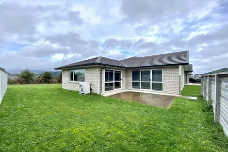 Photo of property in 4 Cory Jane Grove, Riverstone Terraces, Upper Hutt, 5018