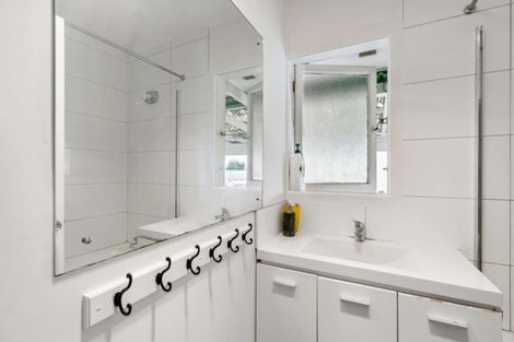 Photo of property in 15 Gee Place, Mangere East, Auckland, 2022