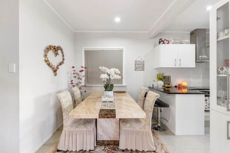 Photo of property in 2/13 Templeton Place, Clendon Park, Auckland, 2103