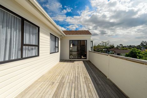 Photo of property in 10 Merida Place, Unsworth Heights, Auckland, 0632
