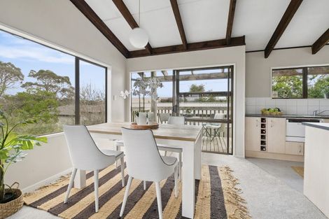 Photo of property in 19 Shakespear Road, Army Bay, Whangaparaoa, 0930