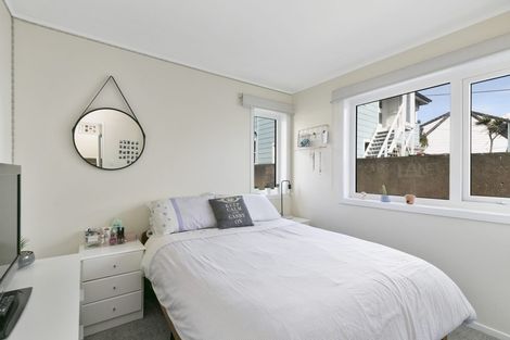 Photo of property in 10c Lyall Parade, Lyall Bay, Wellington, 6022