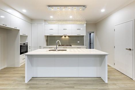 Photo of property in 4 Rauaruhe Road, Karaka, Papakura, 2113