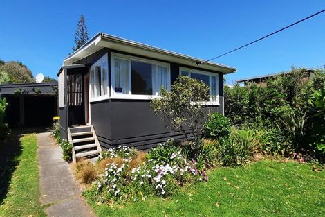 Photo of property in 8 The Avenue, Otaki Beach, Otaki, 5512