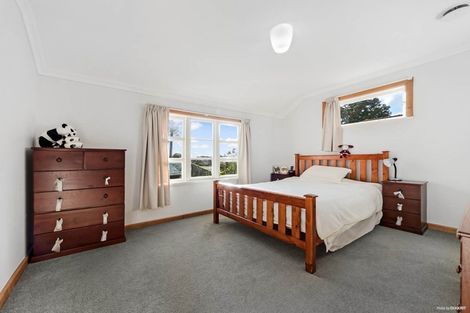 Photo of property in 68 Staveley Avenue, Mount Roskill, Auckland, 1041