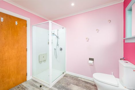 Photo of property in 92 Timaru Road, Waimate, 7924