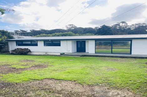 Photo of property in 40 Woodside Road, Massey, Auckland, 0614
