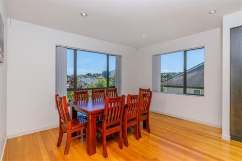 Photo of property in 31 Cricklade Terrace, Windsor Park, Auckland, 0632