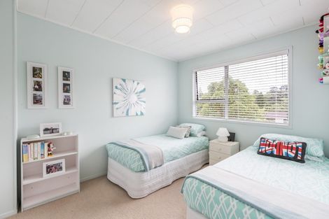 Photo of property in 25 Spinella Drive, Bayview, Auckland, 0629
