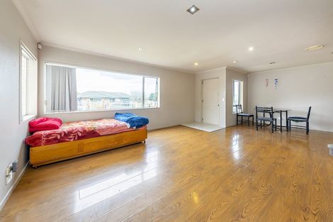 Photo of property in 2 Senator Drive, Manurewa, Auckland, 2105