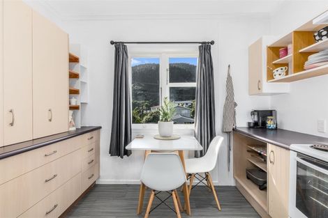 Photo of property in 38 Raroa Terrace, Tawa, Wellington, 5028