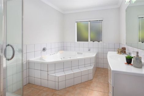 Photo of property in 17 Ashleigh Way, Waikanae Beach, Waikanae, 5036