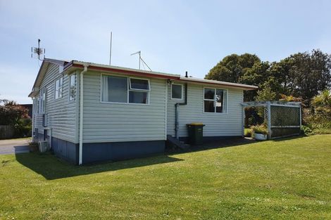 Photo of property in 24 Beach Road, Glenbrook, Waiuku, 2681