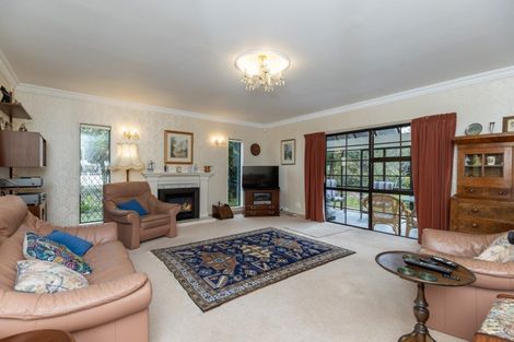 Photo of property in 2 Lavinia Grove, Waikanae Beach, Waikanae, 5036