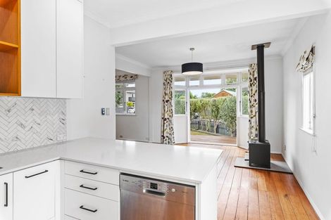 Photo of property in 50 Hollis Road, Paraparaumu Beach, Paraparaumu, 5032