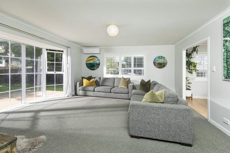 Photo of property in 107 Oreil Avenue, West Harbour, Auckland, 0618