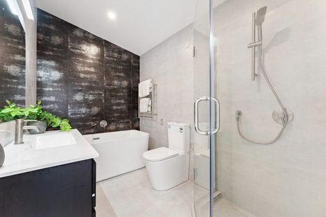 Photo of property in 2/122 Archibald Road, Kelston, Auckland, 0602