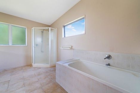 Photo of property in 28 Ferry Parade, Herald Island, Auckland, 0618