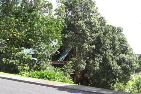 Photo of property in 2/27 Glencoe Road, Browns Bay, Auckland, 0630