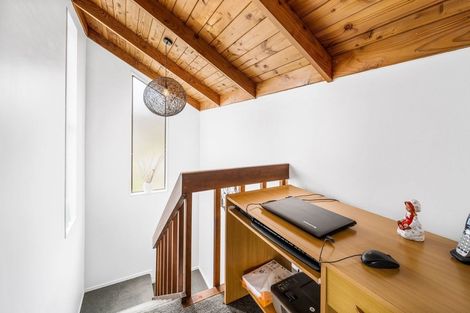 Photo of property in 32 Marina View Drive, West Harbour, Auckland, 0618