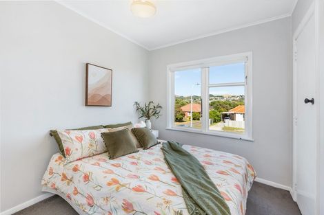 Photo of property in 23-23a Kapiti Crescent, Titahi Bay, Porirua, 5022