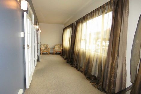 Photo of property in Devonport Apartments, 22/127 Saint Aubyn Street, New Plymouth, 4310