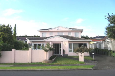 Photo of property in 1 Ravenstone Place, Chatswood, Auckland, 0626