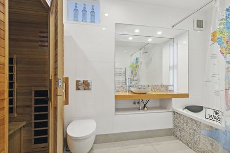 Photo of property in 4 Tai Paku Paku Road, Karaka Bays, Wellington, 6022