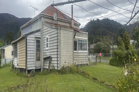 Photo of property in 2 Monteith Street, Ross, 7812