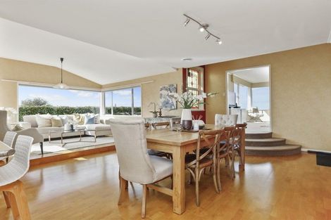 Photo of property in 12 Ross Avenue, Glenfield, Auckland, 0629