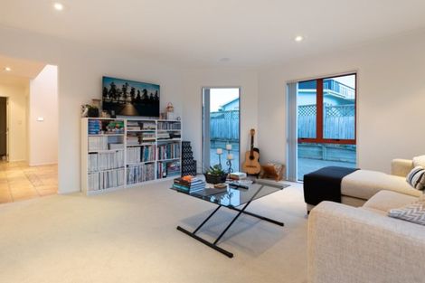Photo of property in 126a Marine Parade, Mount Maunganui, 3116