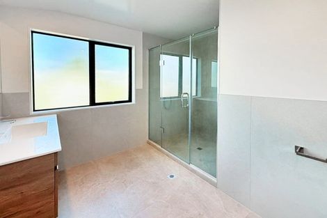 Photo of property in 16f Sheridan Drive, New Lynn, Auckland, 0600