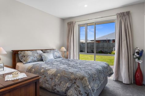 Photo of property in 1 Sequoia Way, Rangiora, 7400