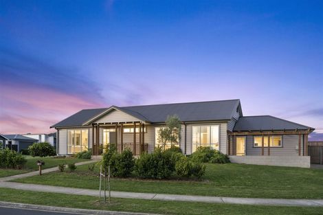 Photo of property in 24 Malbec Place, Huapai, Kumeu, 0810