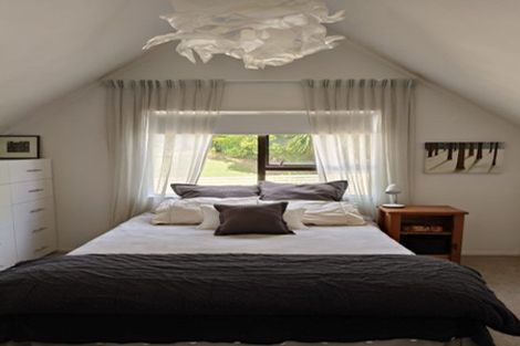 Photo of property in 2/11 Emery Grove, Bayview, Auckland, 0629