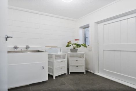 Photo of property in 7/108 West Coast Road, Glen Eden, Auckland, 0602