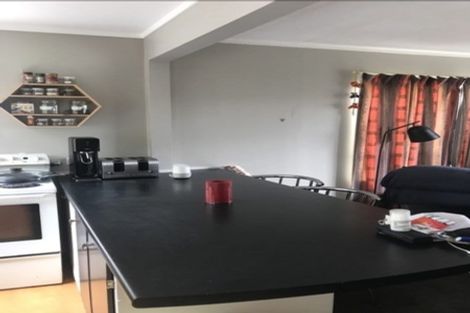 Photo of property in 32a Cheltenham Terrace, Newlands, Wellington, 6037