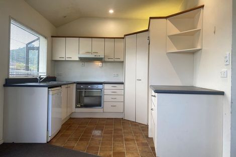 Photo of property in 146a Whites Line East, Waiwhetu, Lower Hutt, 5010