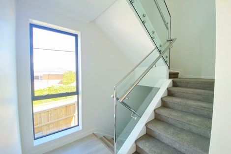 Photo of property in 37c Forrest Hill Road, Milford, Auckland, 0620