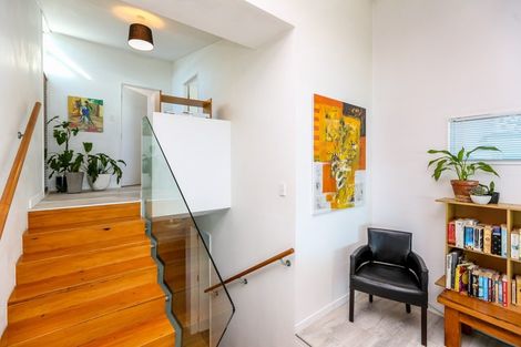 Photo of property in 93 Messenger Terrace, Oakura, 4314