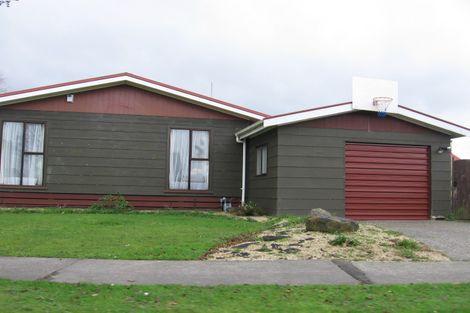 Photo of property in 29 Peter Hall Drive, Kelvin Grove, Palmerston North, 4414