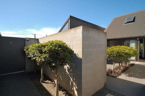 Photo of property in 20/10 North Avon Road, Richmond, Christchurch, 8013