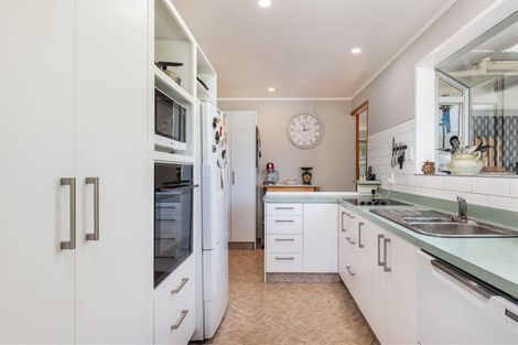 Photo of property in 62 Chilcott Road, Henderson, Auckland, 0612