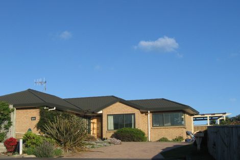 Photo of property in 143 Realm Drive, Paraparaumu, 5032